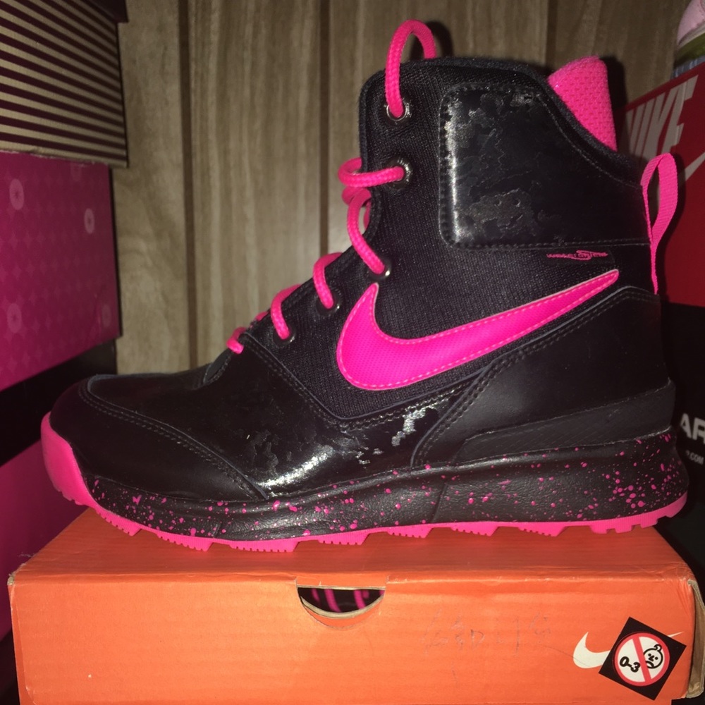 Nike boots